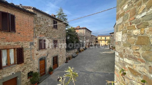 Castelnuovo Berardenga, Piazza Guglielmo Marconi, 16