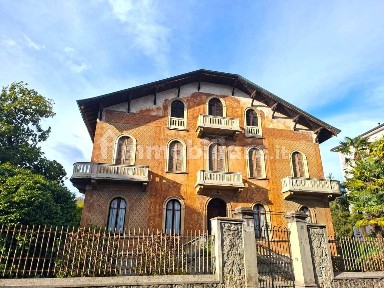 Arona