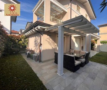 Villa unifamiliare via Marietta, Cinquale, Montignoso