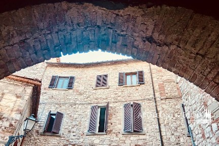 Appartamento da ristrutturare, piano terra, Centro, Radda in Chianti