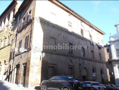 Siena, Porta Romana, Via del Refugio