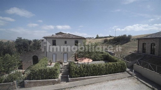 Monteroni d'Arbia, Via Lauretana, 2324