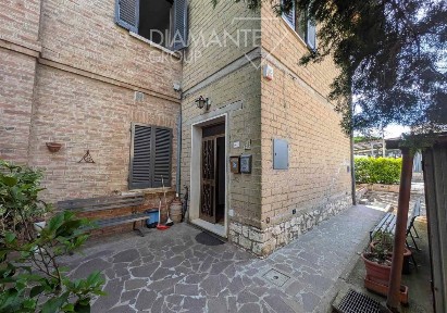 Appartamento buono stato, piano terra, Montepulciano Stazione, Montepulciano