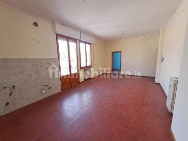 Trilocale via San Caterina, Centro, Poggibonsi