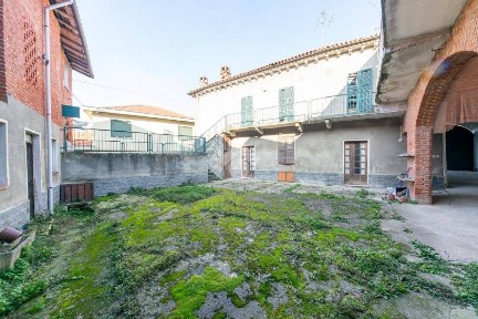 Altavilla Monferrato, Via Giuseppe Mazzini, 1