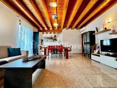 Villa unifamiliare, ottimo stato, 160 m², Centro, Thiene