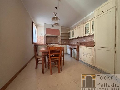 Villa bifamiliare, ottimo stato, 230 m², Centro, Dueville
