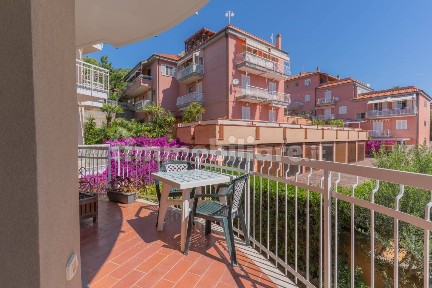 Trilocale via Donatello 6, Centro, Albenga