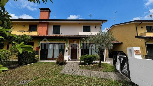 Villa a schiera 5 locali, buono stato, Frattina, Pravisdomini