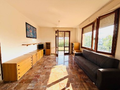 Quadrilocale via delle Pinete 4, Marina di Massa Centro, Massa
