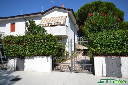 Villa a schiera viale Alaska 38, Lido delle Nazioni, Comacchio