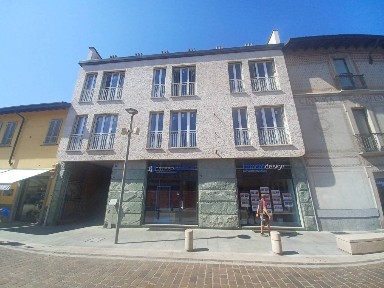Locale commerciale in Vendita