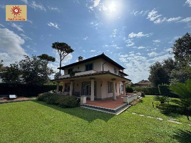Villa unifamiliare via Giuseppe Mazzini, Centro, Forte dei Marmi