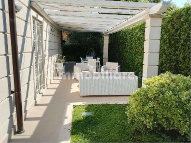 Villa bifamiliare via Agnelli, 67, Centro, Forte dei Marmi