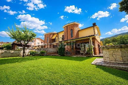 Villa a schiera via Piana, Centro, Avezzano