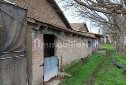 Magazzino all'asta Strada Rocca delle Caminate 14, Meldola