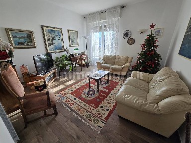 Appartamento ottimo stato, quinto piano, Centro, Sarzana