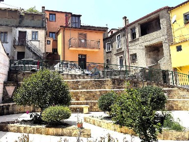 Carlopoli, Via Partenope, 17