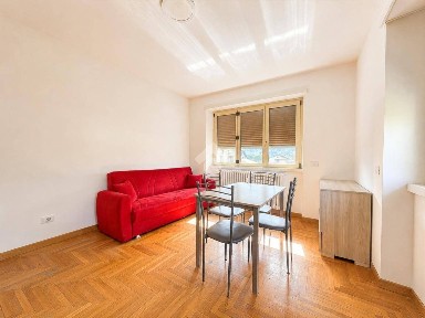 Trilocale via Nazionale 11, Villa, Villa di Tirano