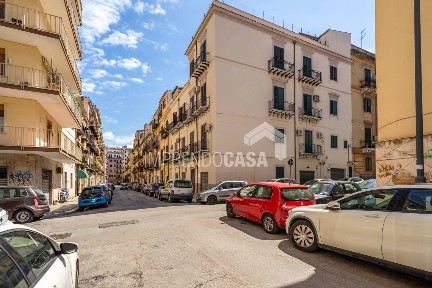 Bilocale via Rosario Riolo 56, Politeama - Ruggiero Settimo, Palermo