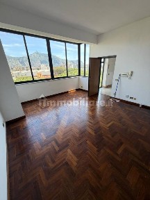 Quadrilocale via Ugo La Malfa 62, Strasburgo - Belgio, Palermo