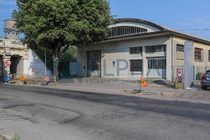 Capannone in Vendita