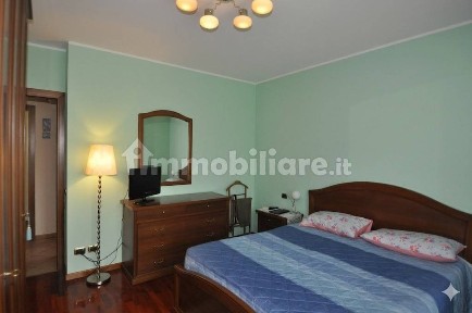 Bilocale via Roma, Centro, Due Carrare