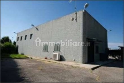 Capannone all'asta via Fieramonti, Cisterna di Latina