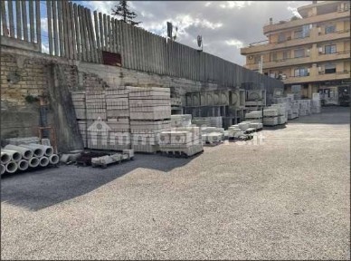 Capannone all'asta Strada, Minturnae, Latina