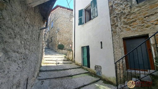 Rustico via Carrà 22, Centro, Filattiera