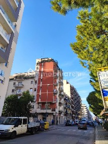 Trilocale via Celso Ulpiani 40, San Pasquale, Bari