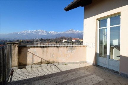 Bilocale vicolo Bellone 8, Centro Storico, Biella
