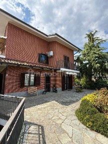 Villa unifamiliare via Lorenzo Perosi, Centro, Rivalta di Torino