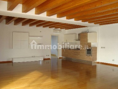 Attico ottimo stato, 200 m², Caldogno Rettorgole Cresole, Caldogno