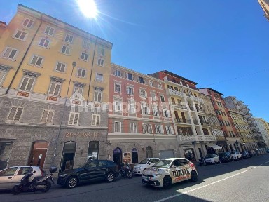 Quadrilocale via Giulia 67, Cologna - Università, Trieste