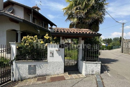 Villetta a schiera all'asta via Europa Unita 11A, Lurago Marinone