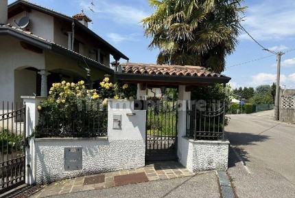 Villetta a schiera all'asta via Europa Unita 11A, Lurago Marinone