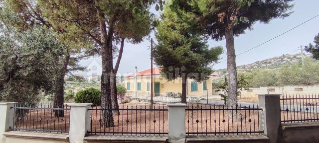 Villa unifamiliare via Fonte Alzano, Città Sant'Angelo