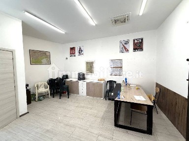 Locale commerciale in Affitto