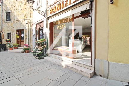 Locale commerciale in Affitto