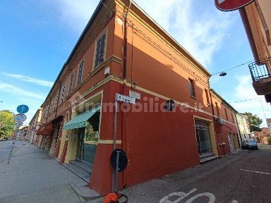 Locale commerciale in Vendita