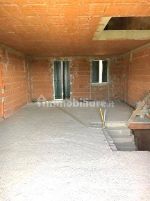 Quadrilocale da ristrutturare, su più livelli, Cornedo Vicentino
