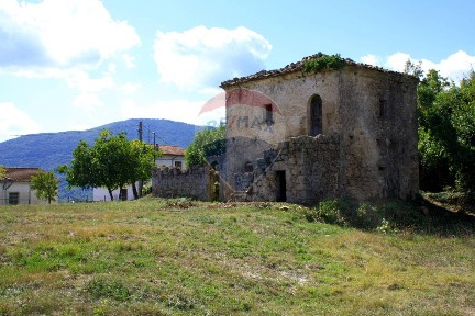 Rocchetta a Volturno, Via Delle grotte