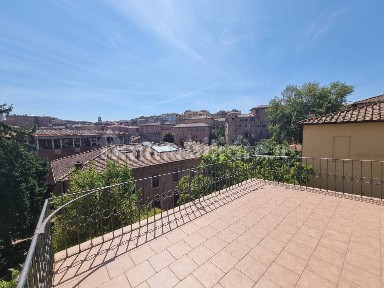 Appartamento via Giuseppe Garibaldi, Ovile - San Francesco, Siena