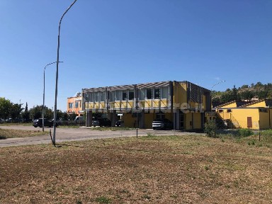 Locale commerciale in Affitto