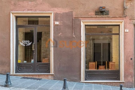 Locale commerciale in Affitto