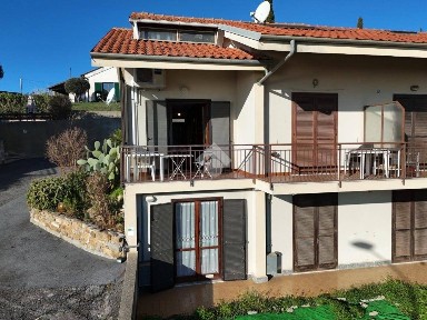 Villa a schiera via nuova Sanantonio 10, Centro, Costarainera