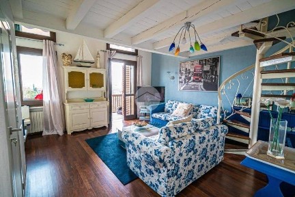 Appartamento via Canossi 21, Pieve Vecchia, Villaggio Sanghen, Manerba del Garda