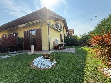 Bilocale via Costantino il Grande 94, Rivoltella, Desenzano del Garda