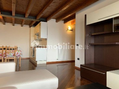 Trilocale via Conte G. Bonoris 145, Centro, Montichiari